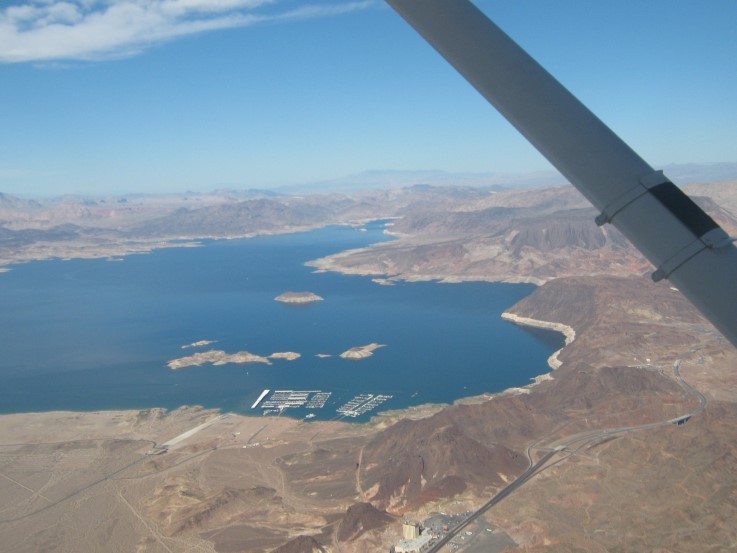 Vliegen boven Lake Mead (Las Vegas)